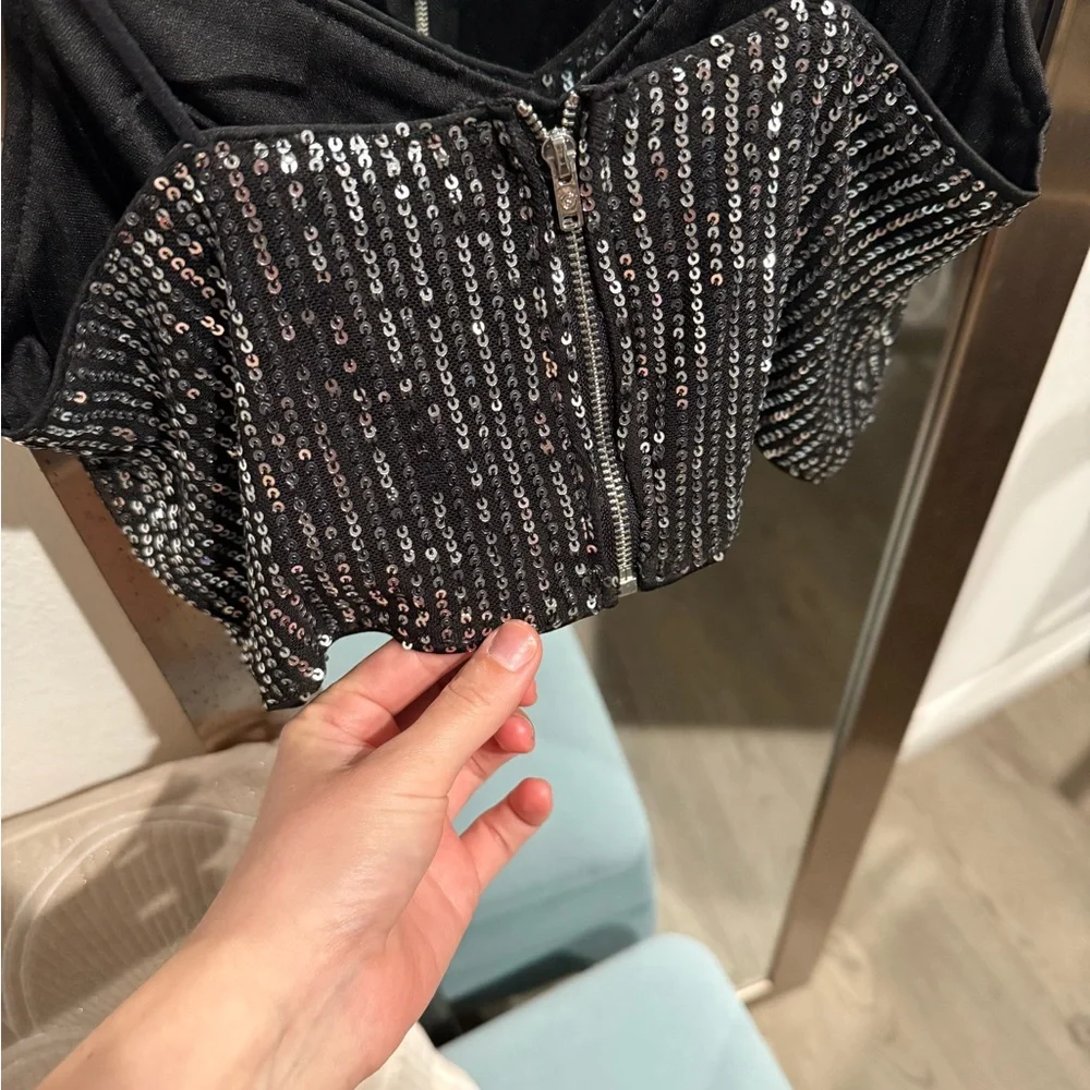 SHEIN Black and Silver Sequin Crop Camisole NWOT - Picture 5 of 7